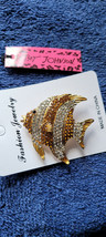 New Betsey Johnson Brooch Lapel Pin Fish Tropical Ocean Beach Collectible Nice - $14.99