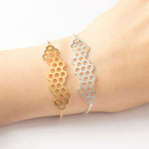 Hollow Hexagon Honeycomb Charm Bracelet Stainless - £5.58 GBP