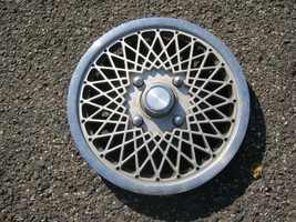 One genuine 1984 Plymouth Laser 14 inch hubcap wheel cover - £11.01 GBP