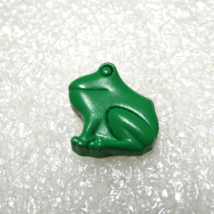 Frog Toad Green Plastic Lapel Pin - £3.85 GBP