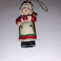 1981 Hallmark Mrs Claus Ornament Made In Macao - £11.29 GBP