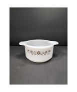 Pyrex Daisy Brown Flower Casserole Dish, Vintage Milk Glass Dynaware Pyr... - $13.57 CAD