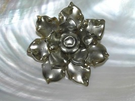 Vintage Large Silver Colored Coated Plastic Dimensional Layered Flower Pin Brooc - £9.74 GBP