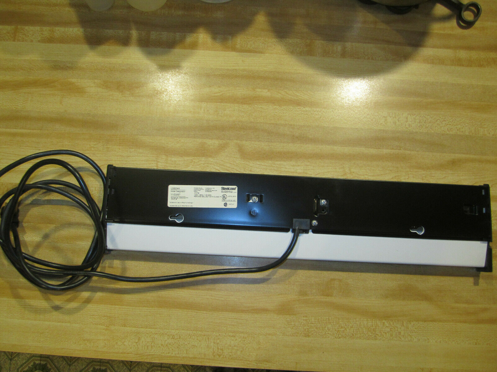 Steelcase Model LSB24K Under Fluorescent Light Shelf No Bulb