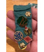 1980 Girl Scout Pin Profile Green Set Red Diamond Blue With Ribbon - $463.17 MXN