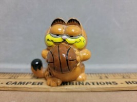 Garfield 1981 United Feature Syndicate Enesco Figure basketball 2.5in tall Used  - $24.95