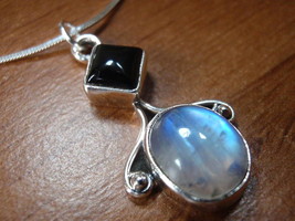 Blue Moonstone Black Onyx Sterling Silver Necklace Corona Sun Jewelry - £15.06 GBP