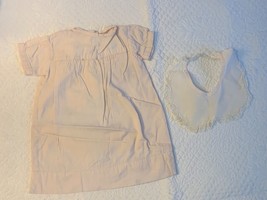 Vintage Child dress with bib set - $455.56 MXN
