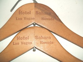 Vintage 1950s wooden coat hangers Los Vegas Nevada hotels NV Sahara Wilb... - $570.20 MXN