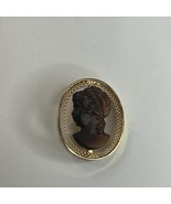 Elegant Vintage Cameo Brooch Root Beer Gold Tone Filigree Oval Frame Jew... - $18.81
