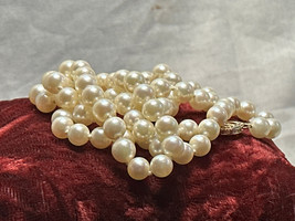 Vtg 14K Yellow Gold Clasp Hand Knotted Pearl Necklace 20.5&quot; Fine Jewelry - £180.40 GBP