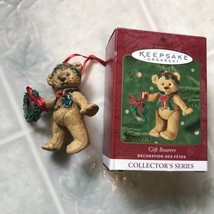 VTG Hallmark Keepsake Christmas Ornament Gift Bearers 2001 Articulating Limbs  - £21.14 GBP