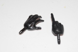 Mattel Wwe Custom Fodder Black Gloves Hands. Left Hand Open. Right Pointing - $9.50