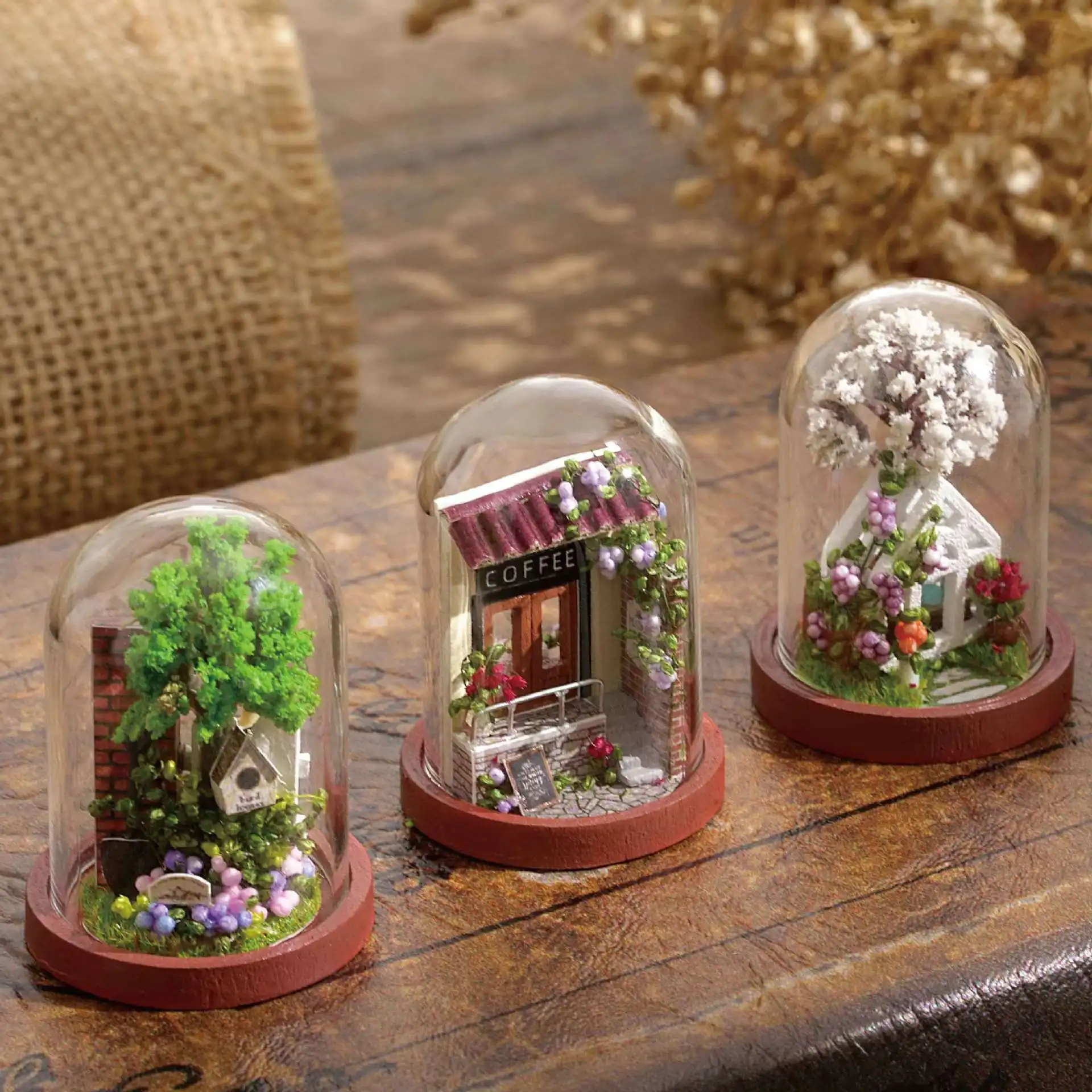 Play DIY House Wooden Doll Houses Miniature Dollhouse Furniture Kit with LED Pla - £15.69 GBP