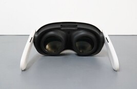 Meta Quest 3 128GB VR Headset ONLY White 899-00579-01 image 4