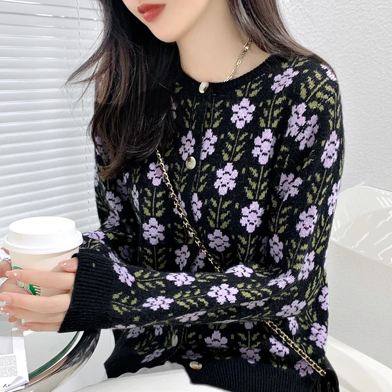 European station autumn and winter  clothing new women&#39;s round neck color floret - £105.38 GBP