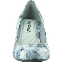 Easy Street Passion Pumps Blue Feather Fabric, Size 7N - £21.37 GBP