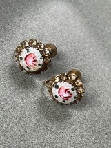 Vintage Coro Signed Small White Enamel w Pink Rose Rimmed in Rhinestones Goldton - £14.44 GBP