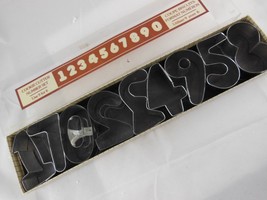 Vintage 1980 Fox Run Metal Number Cookie Cutter Set in Original Box  - $167.06 MXN