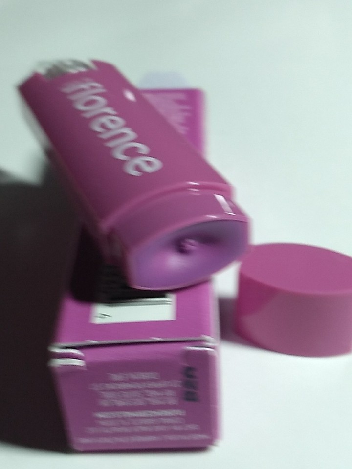 Florence By Mills Oh Whale! Lip Balm, DRAGONFRUIT & GRAPE, 0.15 OZ NIB Item image 4