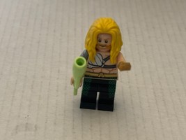 Official LEGO DC Comics Aquaman with Hook Hand MiniFigure - $217.28 MXN