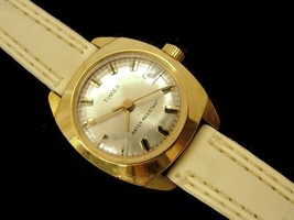 Vintage Woman Timex Watch WR Date Gold Tone Wind Up Cream Faux Leather Runs - £31.02 GBP