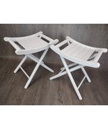 2 Curved Slatted Wood White Painted Foot Stools Folding Patio Pair Mid C... - €127,92 EUR
