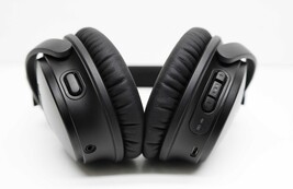 Bose QuietComfort 35 II Wireless Noise Cancelling Headset - Black image 9