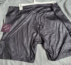 Ava &amp; Viv Women&#39;s Plus Sz 3X 24W 26W  High Waisted Liquid Shine Bike Sho... - $14.99