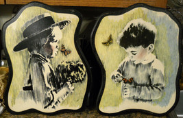 Wood Wall Plaque Lot Amish Boy Butterfly Print Set Htf Vtg Plain Folk Art - £15.54 GBP