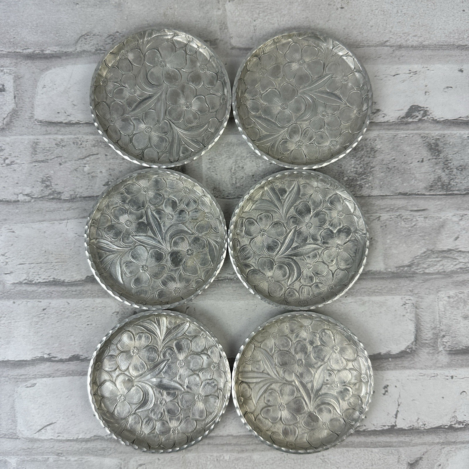 Everlast Hand Forged Vtg Set Of 6 Drink Coasters Metal Aluminum Floral D... - $226.54 MXN
