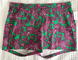 NWT Crown &amp; Ivy Curvy Caroline Pink &amp; Green Paisley  Flat Front Shorts Size 24W - £26.19 GBP