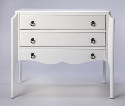 34" White Solid and Manufactured Wood Three Drawer Standard Chest - $18,489.26 MXN