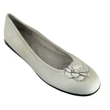 WALKING CRADLES Shoes Ballet Flats White w/Flower Vamp Women&#39;s Shoes Siz... - £19.00 GBP
