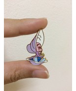 Disney Little Oyster Shell Pin From Alice in Wonderland. Very Rare Prett... - £51.51 GBP