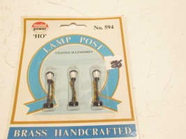 HO VINTAGE MODEL POWER #594 LAMPOSTS (3 pack)  W/BRASS PARTS - NEW- S31WW - $11.89