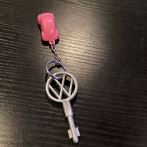 Barbie Volkswagen Beetle Bug Car Key Replacement Keychain Key Pink Car Vtg  - £7.82 GBP