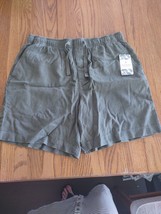 Islander Size Medium Green Women&#39;s Cloth Shorts - £23.35 GBP