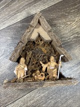 Vintage Mini 7&quot; Nativity Scene Italy Pressed Wood Mary Joseph Baby Jesus - $186.21 MXN