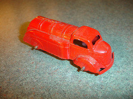 Old Vtg Collectible Diecast Tootsietoy Toy Rubber Wheels Red Truck USA - £15.94 GBP