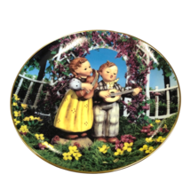 M.I. Hummel Plate Little Musicians Little Companions Collection Danbury Mint - $16.57