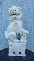 old White Chinese porcelain foo dog. details - £78.34 GBP