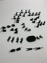 Miniatures lot US WWII Infantry Plastic with raft 44 pieces not painted - £15.32 GBP