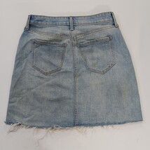 Old Navy RN#160476 Women's Blue Frayed Bottom Pockets Denim Mini Skirt Size 0 image 12