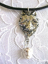 WOLF HEAD FACE with CREAM WHITE TURQUOISE GEM PENDANT NECKLACE WOLVES - $19.61 CAD