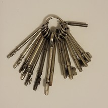 Vintage Lot Of 14 Old Antique Skeleton Keys 13 Solid Barrel / 1 Hollow - 6 Sizes - £60.20 GBP