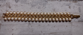 Vintage Avon Lustrous Links Faux Pearl Goldtone Double Row Chain Bracelet 7&quot; - £6.34 GBP