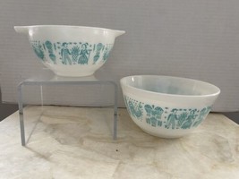 Pyrex Nesting Mixing Bowls Amish Butterprint Cinderella Set of 2 White Blue - £77.84 GBP