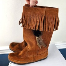 Minnetonka Women&#39;s Fringe Feather Slip On Suede Fringe Boots Size 7 - $54.45