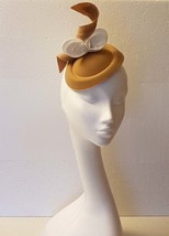 Fascinator hat Nude Hat fascinator #Nude/Tan hat with White felt leaves.Ascot ha - £29.32 GBP